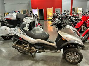 2009 PIAGGIO MP3 400