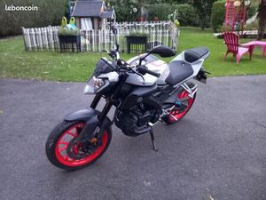 125 MT YAMAHA