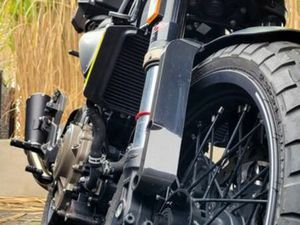 HUSQVARNA SVARTPILEN 401 2023