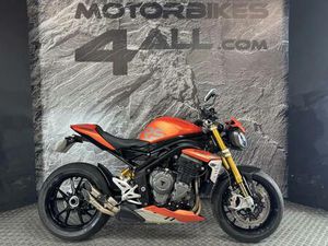 TRIUMPH SPEED TRIPLE 1200 RS