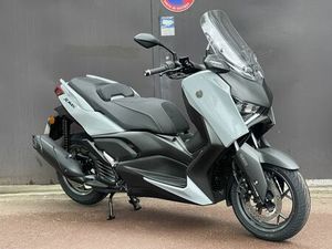 YAMAHA XMAX 300 TECH MAX TECHMAX - 821KM - GARANTIE CONSTRUCTEUR 2025 300 CM3 | SCOOTER | 821 KM | GRIS | 94000 CRETEIL