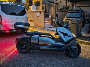 BMW CE 04 COMME NEUF