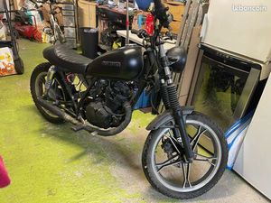 SUZUKI GN125