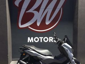 ② YAMAHA NMAX TECH MAX 125 GRIS CÉRAMIQUE @ BW MOTORS MALINES