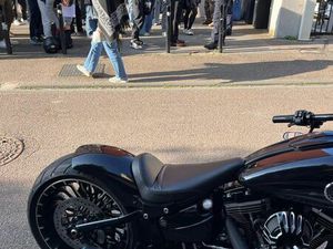 HARLEY DAVIDSON BREAKOUT