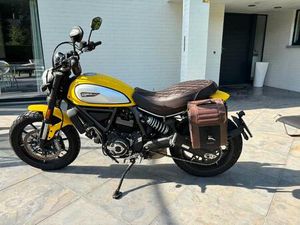 ② DUCATI SCRAMBLER MET MAAR 707 KM