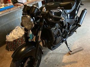 TRIUMPH SPEED TRIPLE