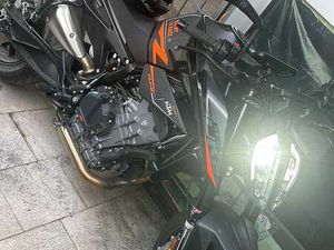 KTM 890 DUKE ARANCIONE