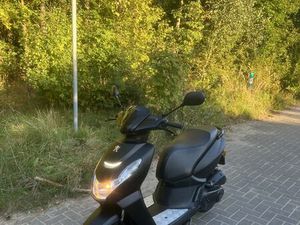 PEUGEOT KISBEE 50 4T WTRYSK BLACK EDITION JAK NOWY LED ZAREJESTROWANY DZIECHOWO