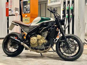 TRIUMPH DAYTONA 955I CAFÈ RACER