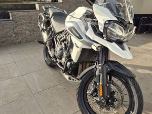 TRIUMPH TIGER 1200 XCA AB 2018 VOLLAUSSTATTUNG TOPGEPFLE