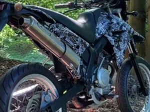 YAMAHA XT 125 SUPERMOTO