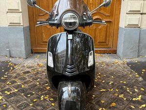 VESPA 300 GTS SUPER TECH