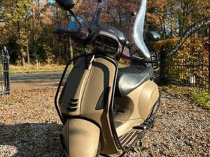 PRACHTIGE CUSTOM FULL OPTION VESPA SPRINT DESERT STORM — SCOOTERS | VESPA — MARKTPLAATS