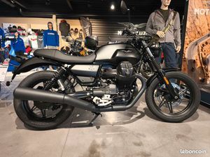 MOTO GUZZI - V7 STONE NOIRE 2024