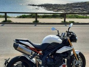TRIUMPH SPEED TRIPLE 1050 R ABS