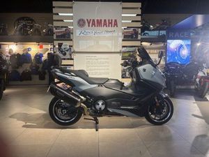 YAMAHA XP T-MAX 560 TECH MAX 25 215€/MOIS* +DE 6900€ D'EQUIPEMENT GTIE CONSTRUCTEUR 04/2030 2025 560 CM3 | SCOOTER | 1 300 KM | GRIS | 83520 ROQUEBRUNE SUR ARGE