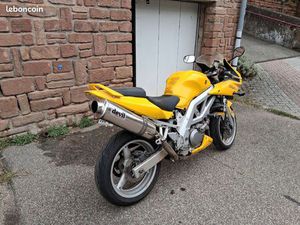 MOTO SUZUKI SV 650 S JAUNE
