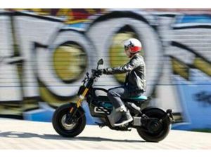 BMW CE-02 ZGAN — MOTOREN | BMW — MARKTPLAATS