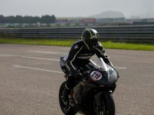 ② CBR 600 RR PC37 CIRCUIT MOTOR