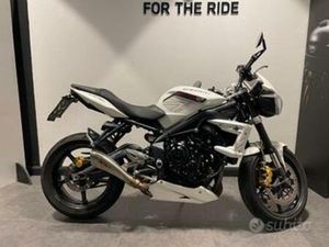 TRIUMPH STREET TRIPLE 675 R