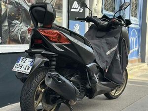 YAMAHA XMAX