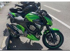 KAWASAKI Z800E AVEC BAGAGES + SUPPORT