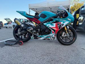 TRIUMPH 675R DAYTONA PISTE AVEC CARTE GRISE