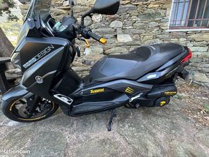 YAMAHA XMAX 250 MOMO DESIGN