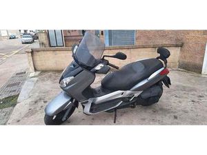 YAMAHA - XMAX