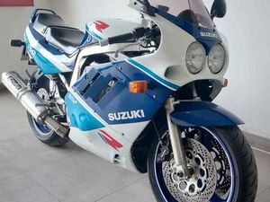 SUZUKI - GSXR 750