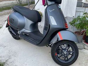 VESPA GTS SUPER SPORT 300