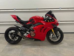 DUCATI PANIGALE V4S
