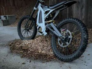 LIGHT BEE X MIT 2 AKKUS + TUNING TEILE