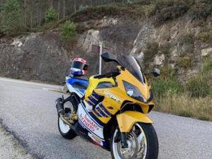 HONDA - CBR 600 F SPORT / F4I
