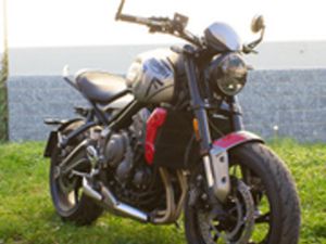 TRIUMPH TRIDENT 660