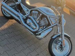 HARLEY DAVIDSON V ROD