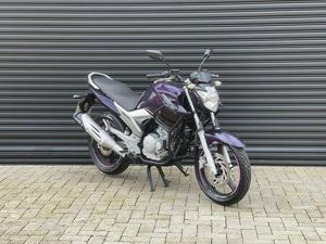 YAMAHA FAZER 250 LE BLACK EDITION