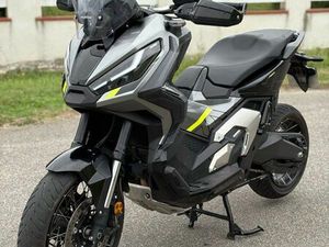 HONDA XADV SPÉCIAL ÉDITION