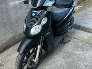 PIAGGIO CARNABY 200