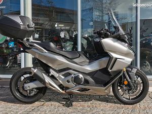 HONDA FORZA 750 TOPBOX 2021 8450 KM À 8790E