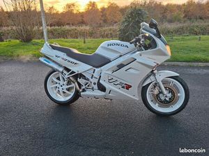 VFR 750 RC36 1991 EMC