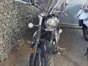 TRIUMPH BONNEVILLE SPEEDMASTER