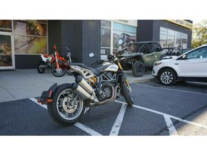 2023 INDIAN MOTORCYCLE® FTR R CARBON