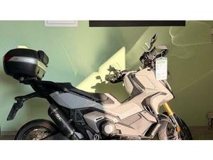 VENDO HONDA X-ADV 750 DCT ADVENTURE (2021 - 24) USATA A BORGO TICINO (CODICE 9872484) - MOTO.IT