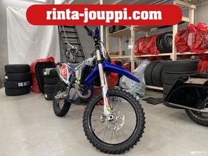 - 152H, AKRAPOVIC, SUOMI-PYÖRÄ, JUURI HUOLLETTU