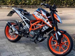KTM DUKE 390