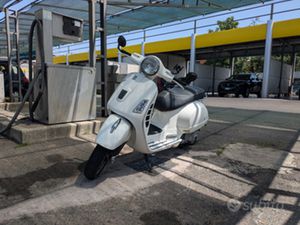 VESPA GTS 300 SUPER