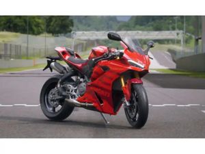 2026 DUCATI PANIGALE V2 MM93