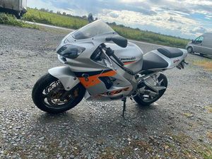 KAWASAKI NINJA ZX9R F-MODEL SUPERSPORTLER TÜV NEU